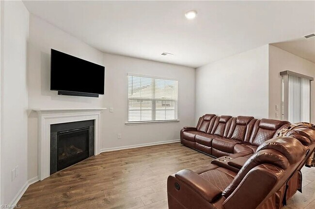 Building Photo - 4608 Reedy Creek Farm Cir