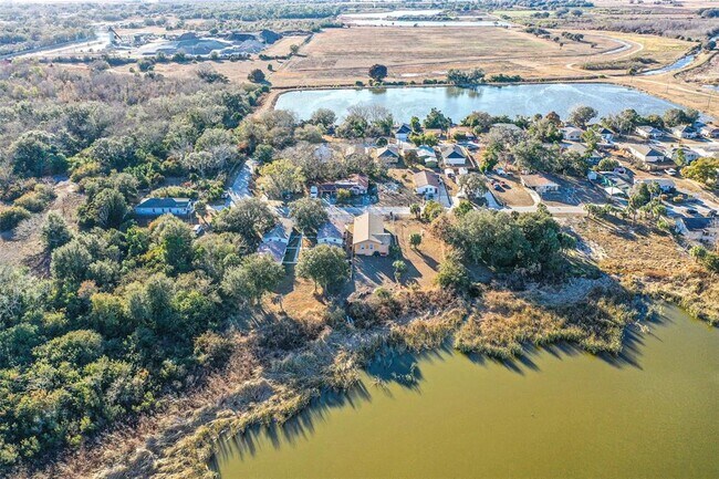 Building Photo - 114 E Northside Dr