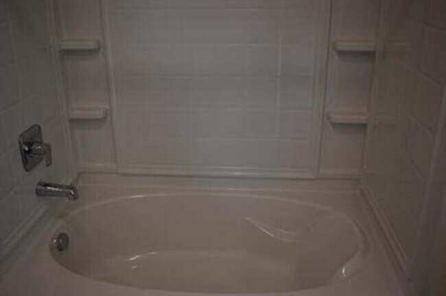 Building Photo - 4523 Iris Ct