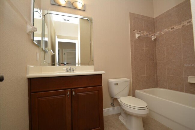 Building Photo - 190 Riverview Bend S