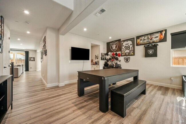 Building Photo - 1245 Pacific Pl