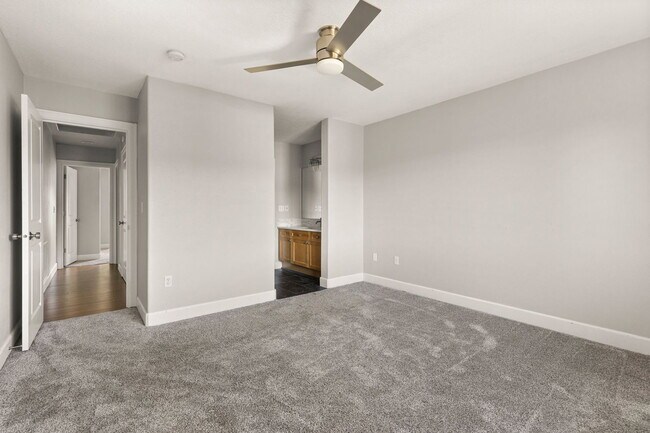 Building Photo - 9746 SW 34th Pl