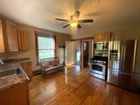 Building Photo - Charming Country Home