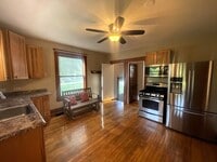 Building Photo - Charming Country Home