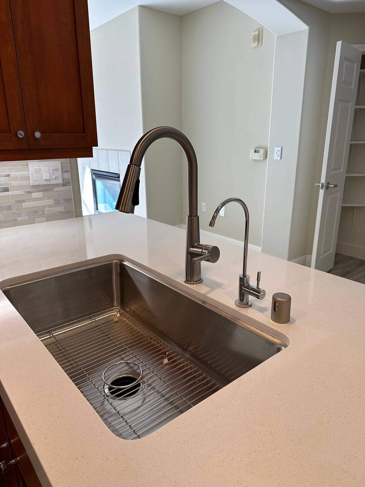 new faucet with integrated Brondell reverse osmosis water filtration system - 30 E Julian St