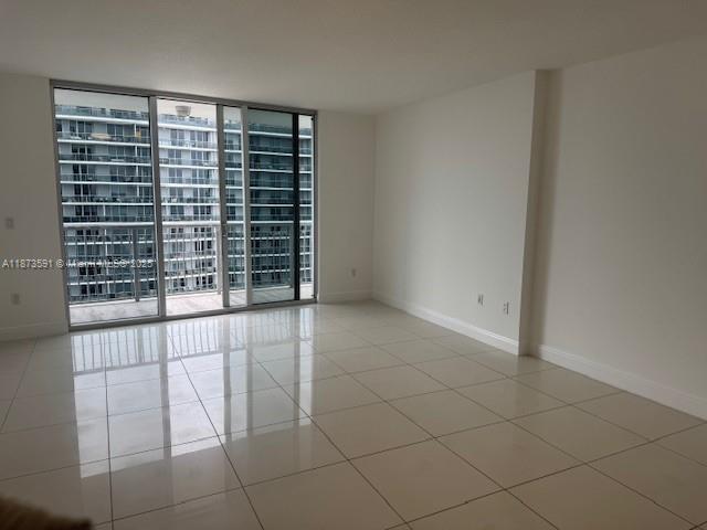 Building Photo - 1750 N Bayshore Dr