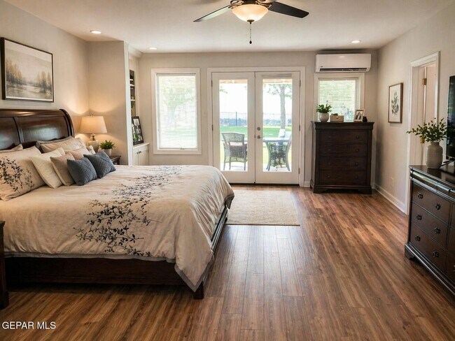 Building Photo - 6028 Torrey Pines Dr