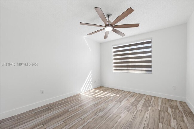 Building Photo - 2200 E Preserve Way