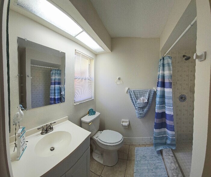 Building Photo - 4225 San Rafael Ave