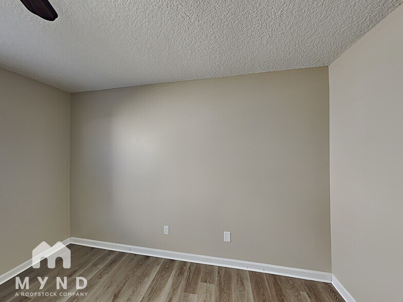Building Photo - 7978 Lavender Ln