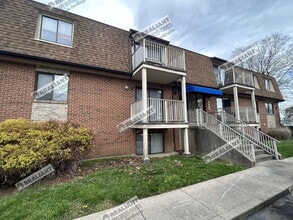 Building Photo - 908 Amhurst Dr