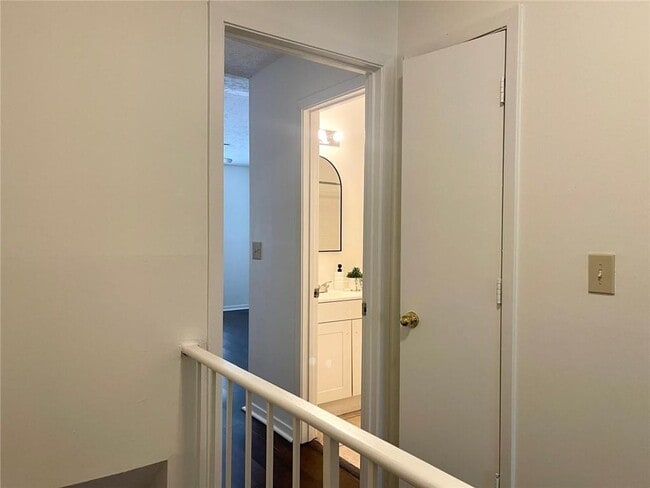 Building Photo - 464 Prince of Wales