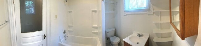 Building Photo - 910 N Garden St