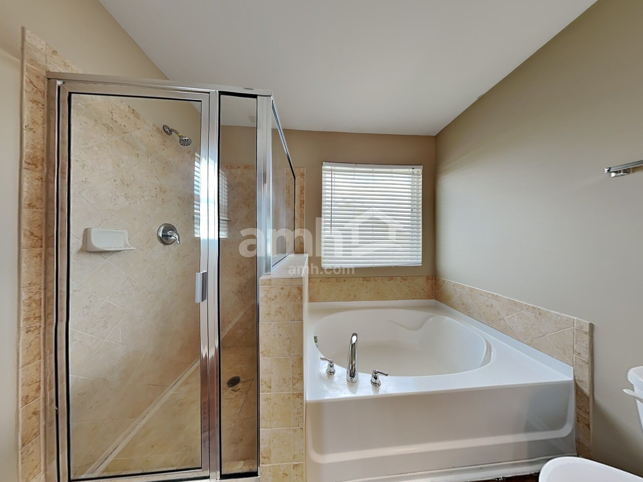 Building Photo - 353 Kerriann Ln