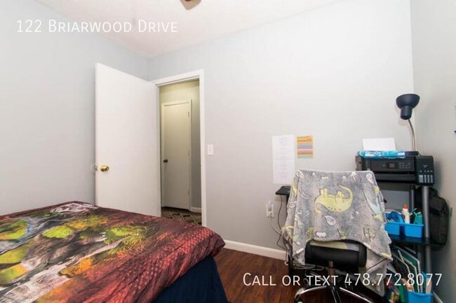 Building Photo - 122 Briarwood Dr