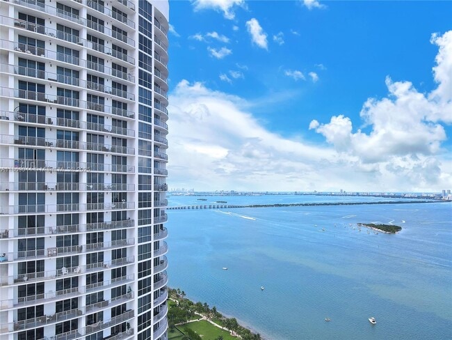 Primary Photo - 1750 N Bayshore Dr