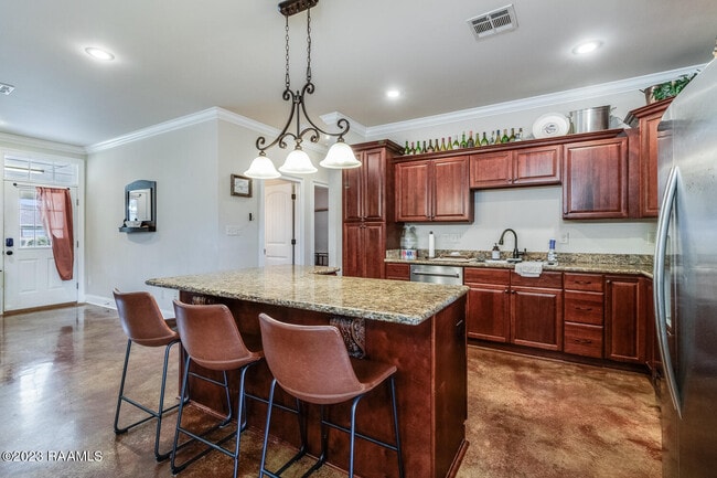 Building Photo - 205 Churchill Dr