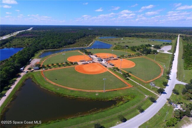 Building Photo - 8886 98th Ct