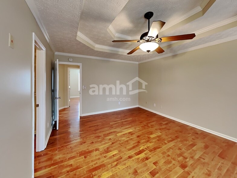 Building Photo - 508 Silver Maple Ln