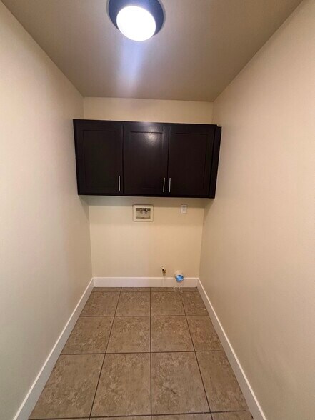 Building Photo - 335 E 69th St