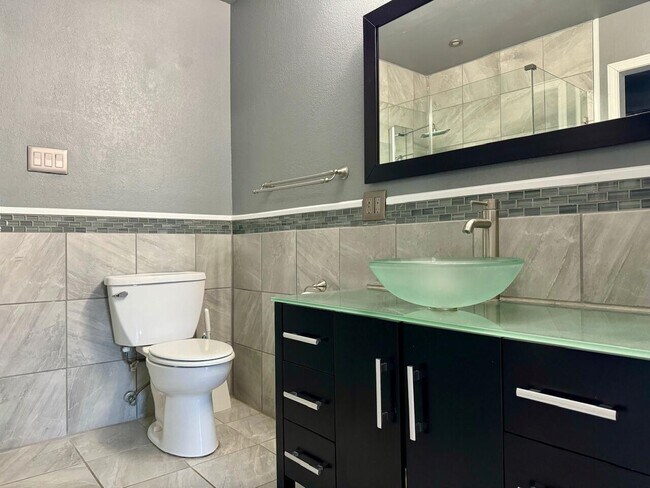 Building Photo - 5722 2nd Pl