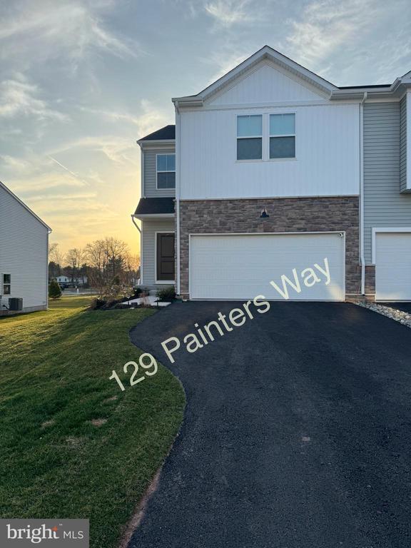 Building Photo - 129 Painters Wy