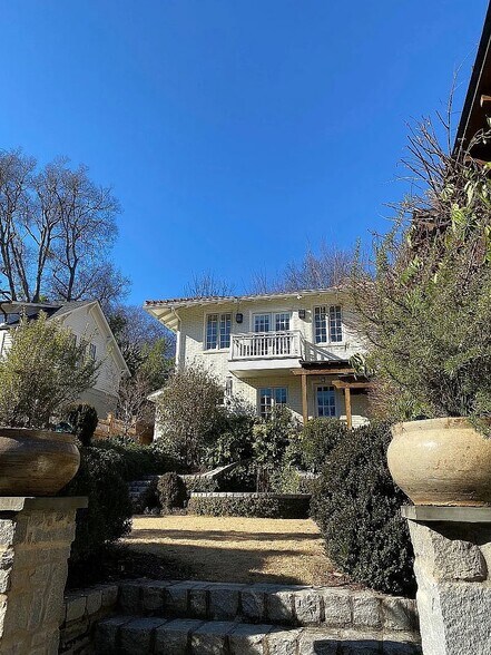 Building Photo - 52 Westminster Dr NE