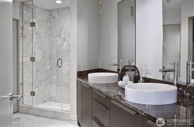 Building Photo - Stunning 2BR/2Bath luxury condo above Hyatt at Olive 8