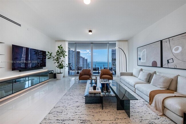 Building Photo - 300 Biscayne Blvd Way