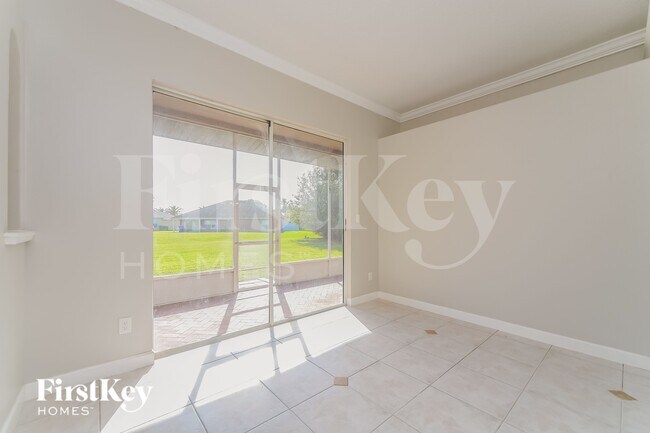 Building Photo - 3600 Molona Dr