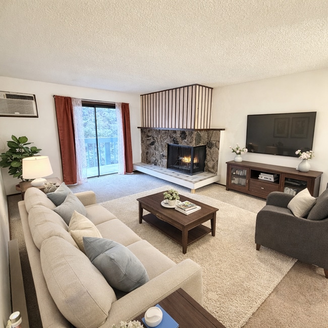 Building Photo - 2121 E Upriver Dr