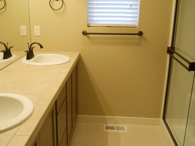 Building Photo - Community Living