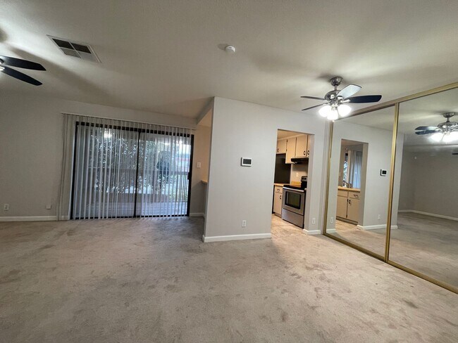 Building Photo - 2416 Shadow Ln