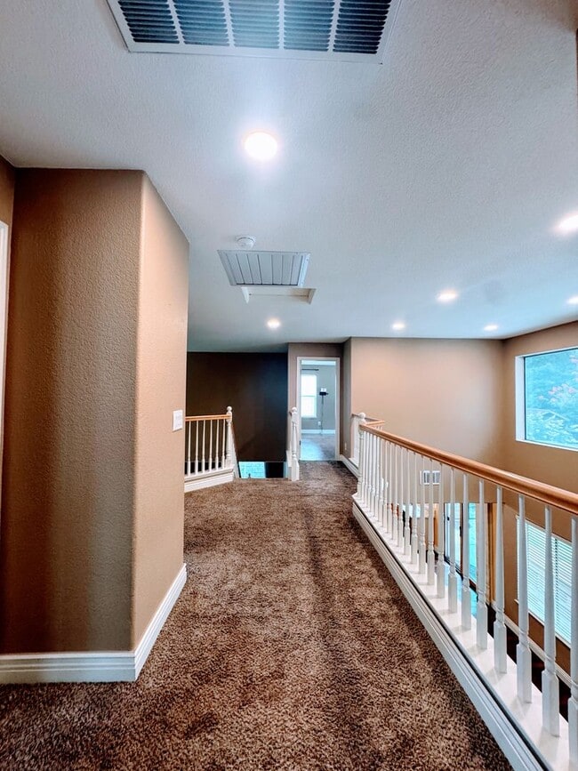 Building Photo - 477 Fisher Cir