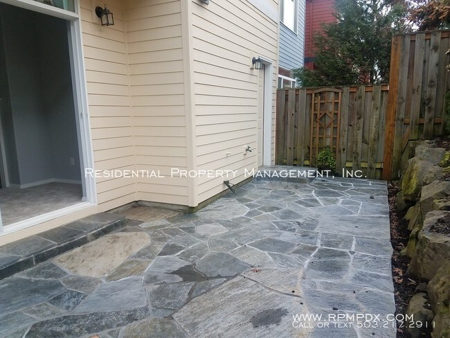 Building Photo - 2 Story Home in Arbor Vineyards neighborhood!