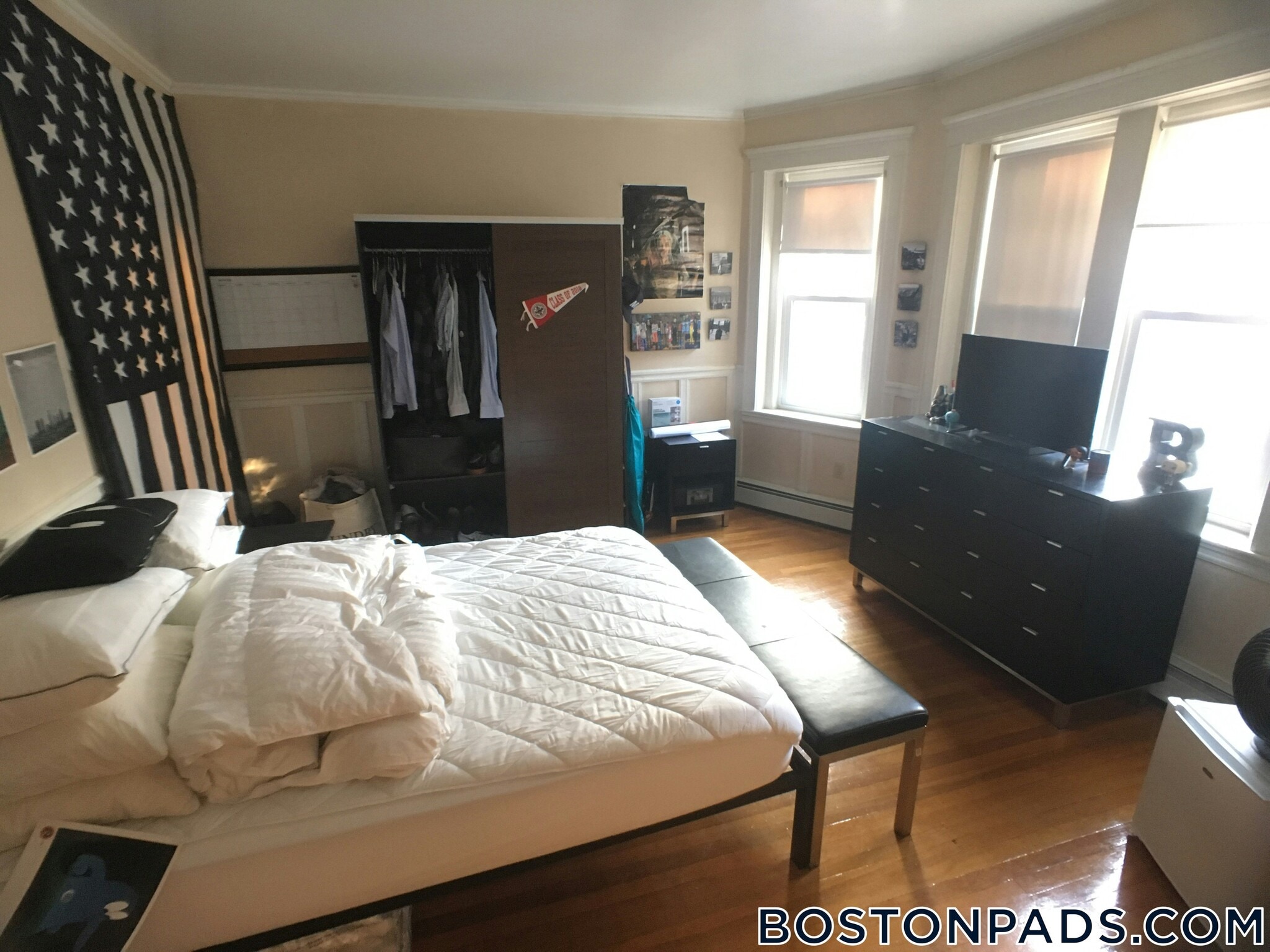 Building Photo - 157 Thorndike St