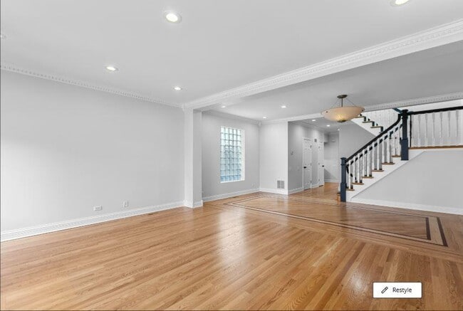 Building Photo - 4 bedroom in Chicago IL 60614