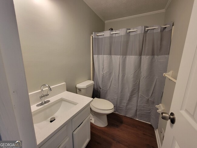 Building Photo - 679 Wellington Way