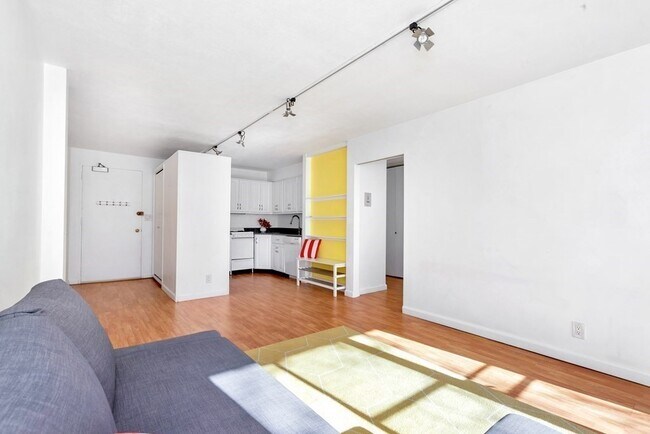 Building Photo - 31 Concord Ave