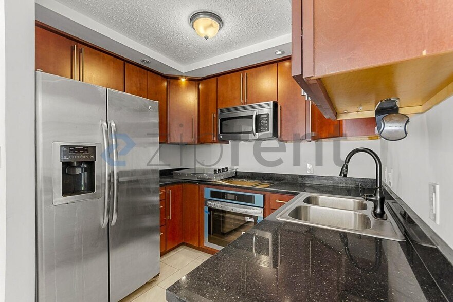 Building Photo - 182 Bent Arrow Dr