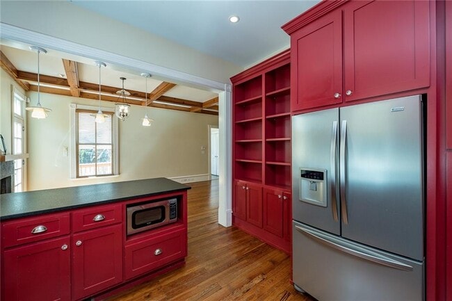 Building Photo - 765 Woodland Ave SE