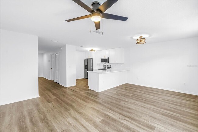 Building Photo - 8517 Edgewater Pl Blvd