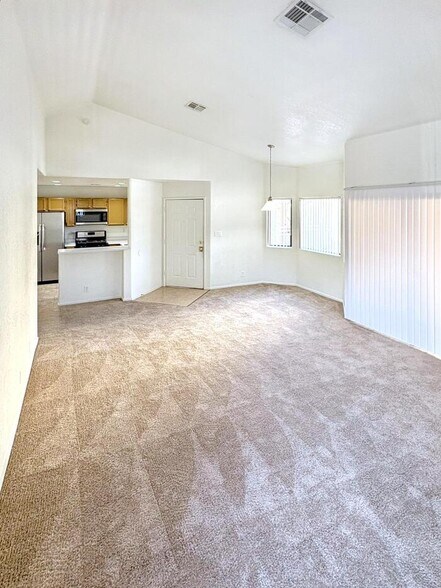 Building Photo - 5076 S Rainbow Blvd