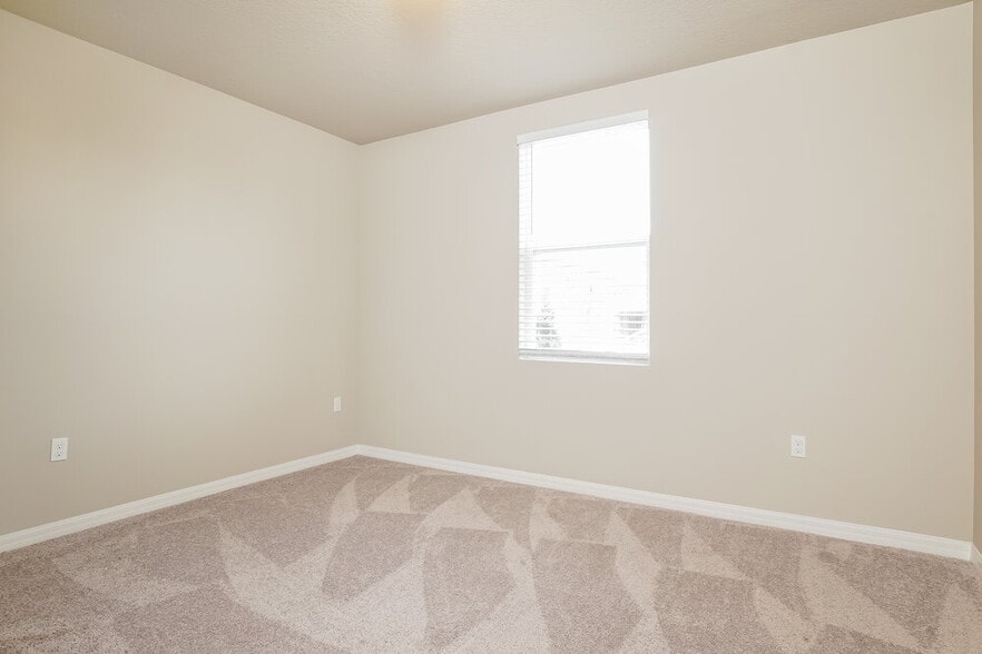 Building Photo - 5284 Sanders Oak Trl