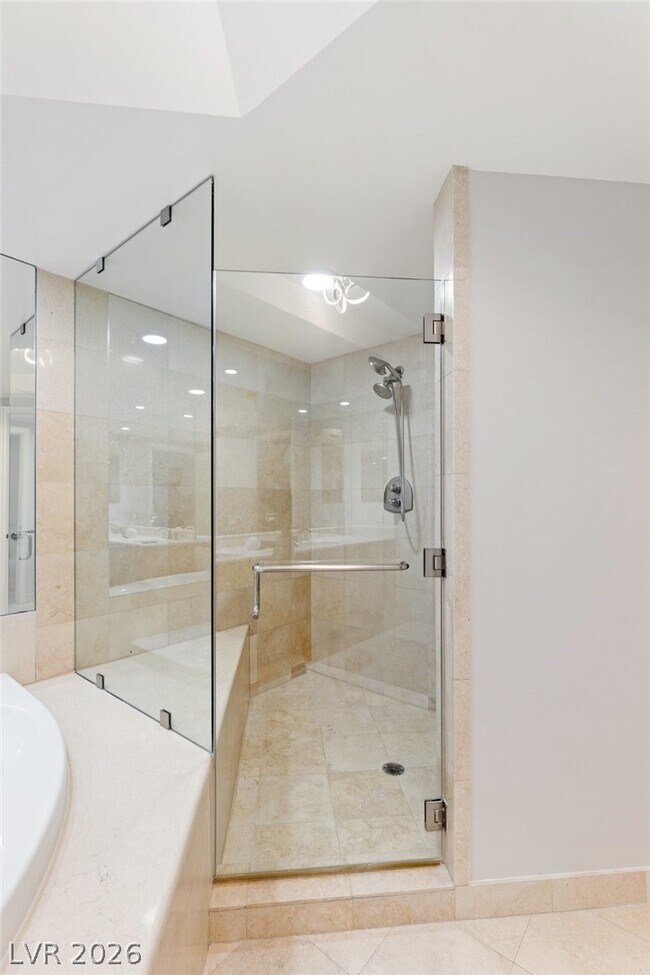 Building Photo - 2777 Paradise Rd