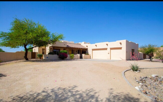 Building Photo - 19725 W Meadowbrook Ave