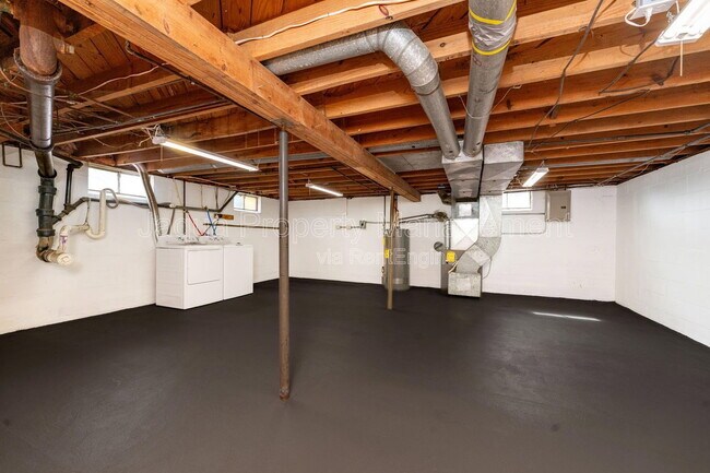 Building Photo - 5923 Missouri Ave