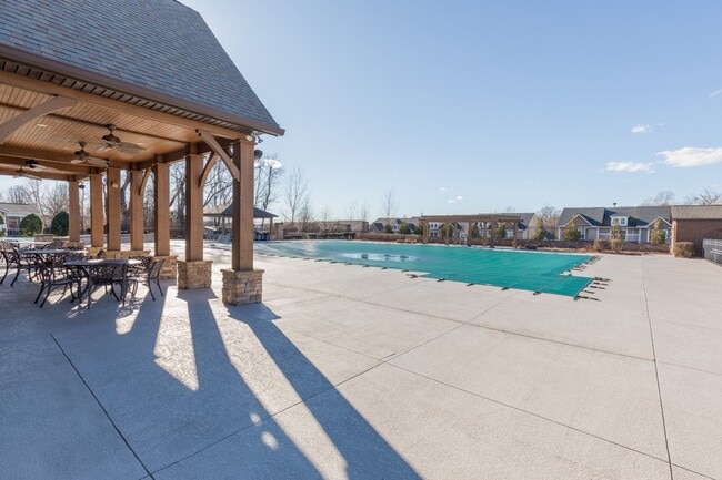 Building Photo - 1249 Riverbrook Dr