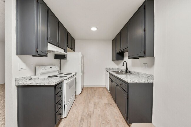 Building Photo - 3800 Lily St