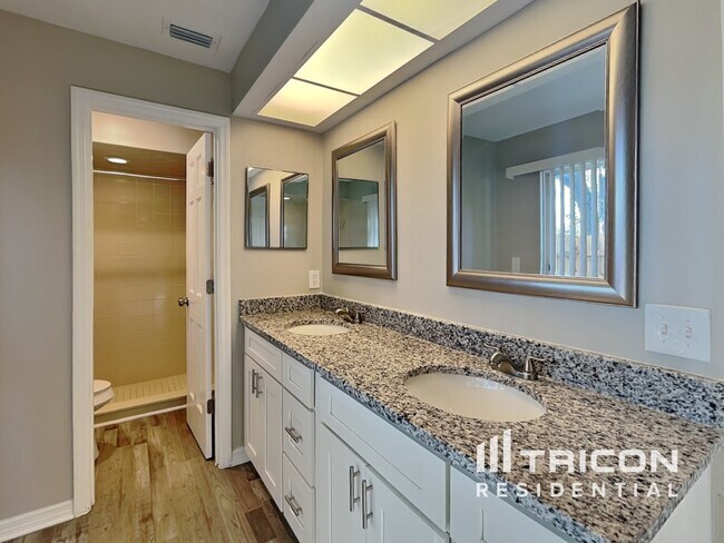 Building Photo - 1557 Skye Ct